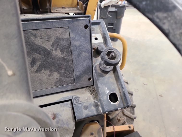 image for item DN8249 1996 Case 460 trencher