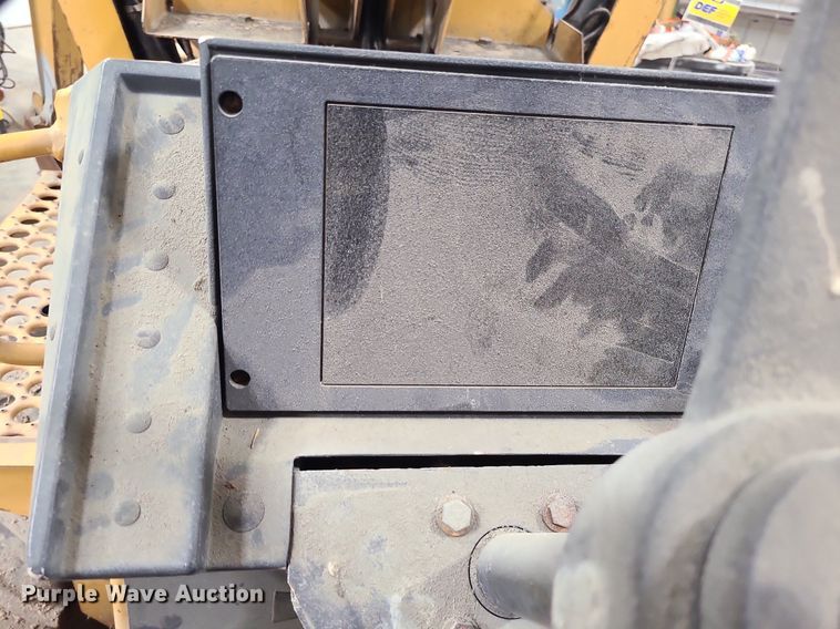 image for item DN8249 1996 Case 460 trencher