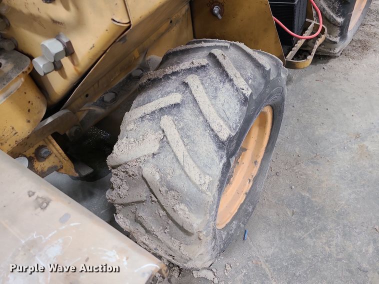 image for item DN8249 1996 Case 460 trencher