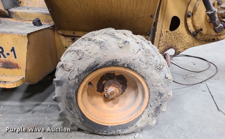 image for item DN8249 1996 Case 460 trencher