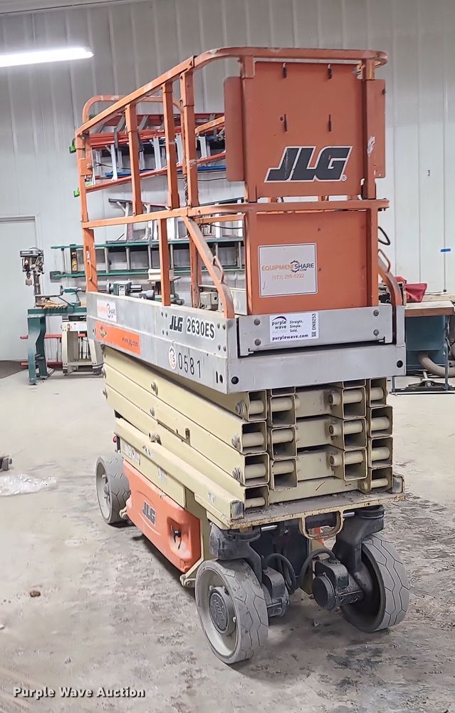 image for item DN8253 2006 JLG 2630ES scissor lift