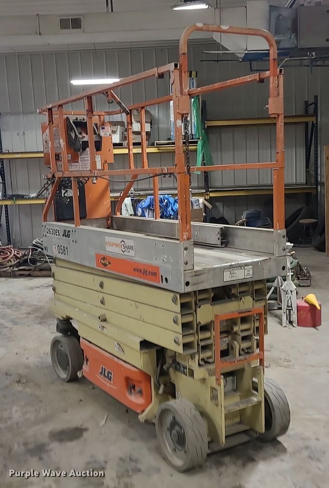 image for item DN8253 2006 JLG 2630ES scissor lift
