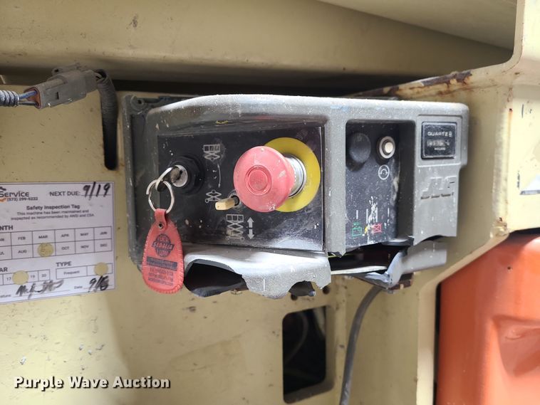 image for item DN8253 2006 JLG 2630ES scissor lift