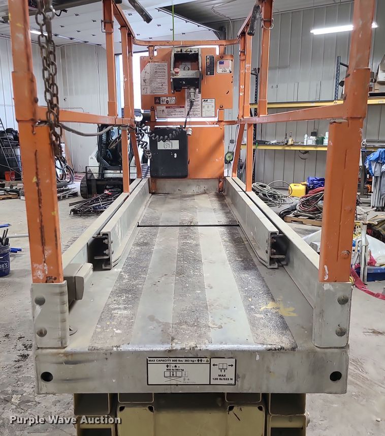 image for item DN8253 2006 JLG 2630ES scissor lift