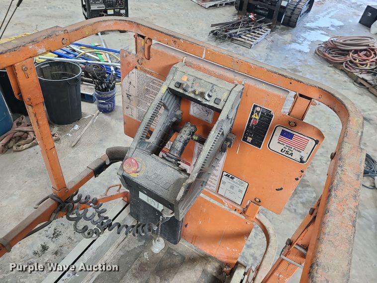 image for item DN8253 2006 JLG 2630ES scissor lift