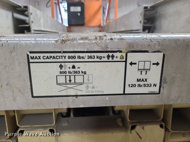 image for item DN8253 2006 JLG 2630ES scissor lift