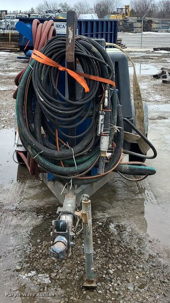 image for item DN8254 Sullair 185DPQ JD air compressor