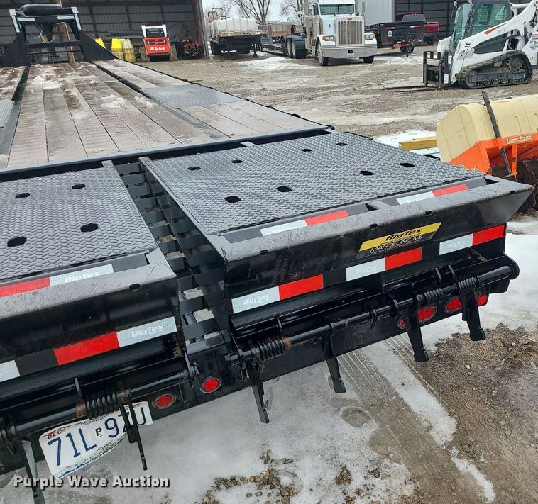 image for item DN8263 2023 Big Tex 22GN-35BK+5MR equipment trailer