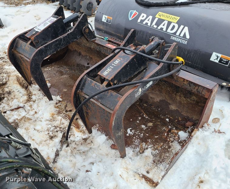 image for item DN8288 Arrow skid steer grapple bucket