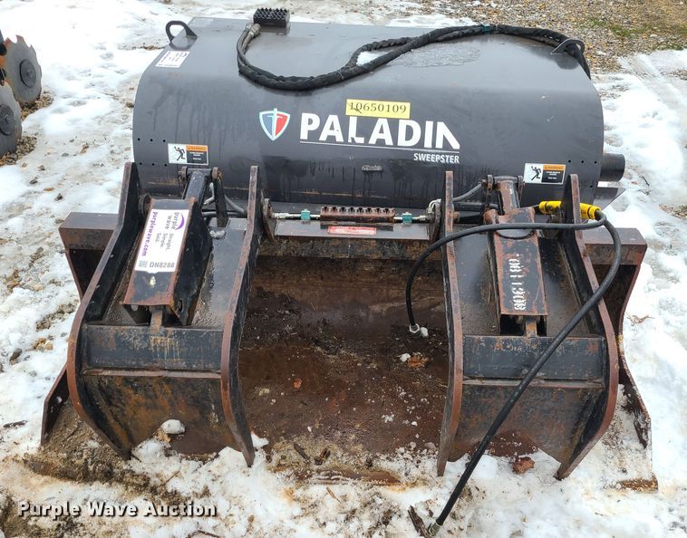 image for item DN8288 Arrow skid steer grapple bucket