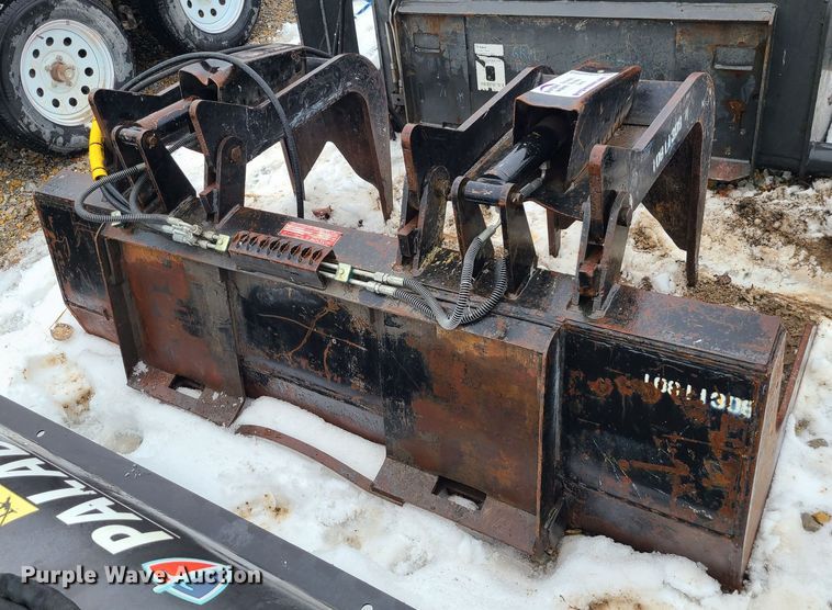 image for item DN8288 Arrow skid steer grapple bucket