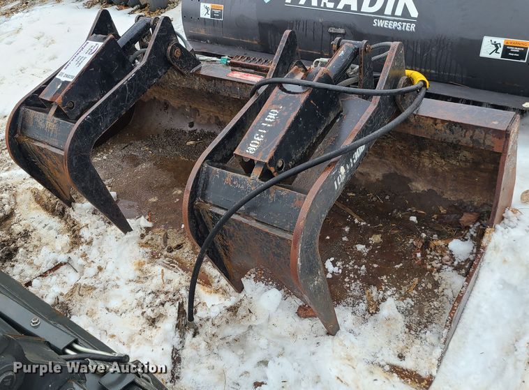 image for item DN8288 Arrow skid steer grapple bucket