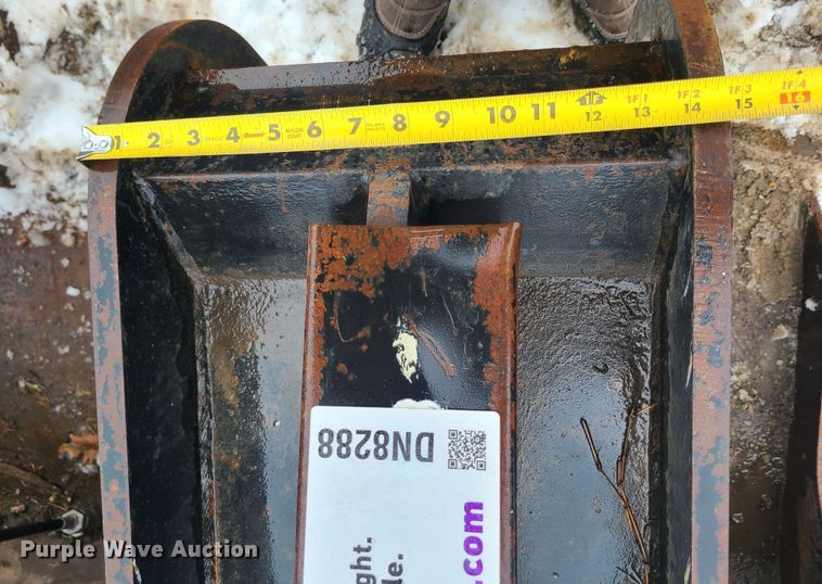 image for item DN8288 Arrow skid steer grapple bucket