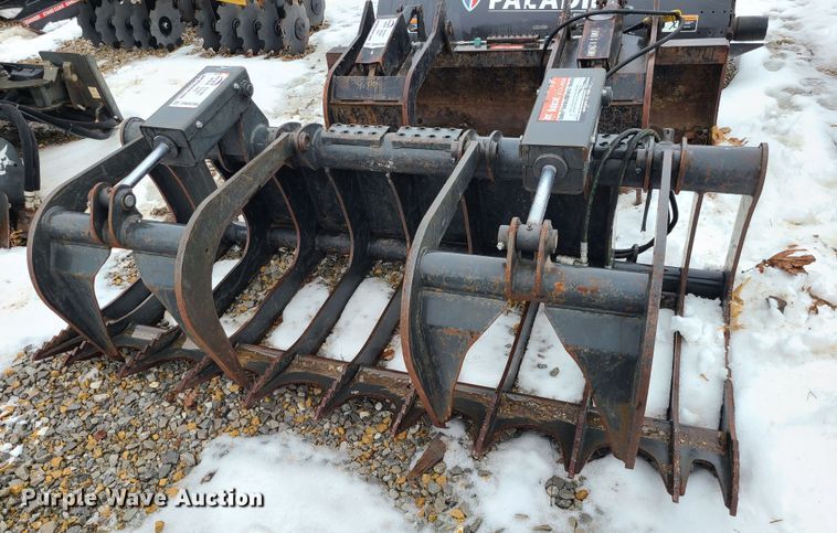 image for item DN8290 2018 Bobcat  skid steer rock grapple bucket