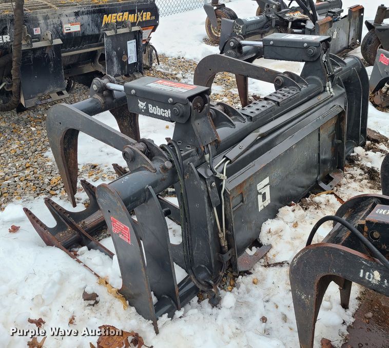 image for item DN8290 2018 Bobcat  skid steer rock grapple bucket