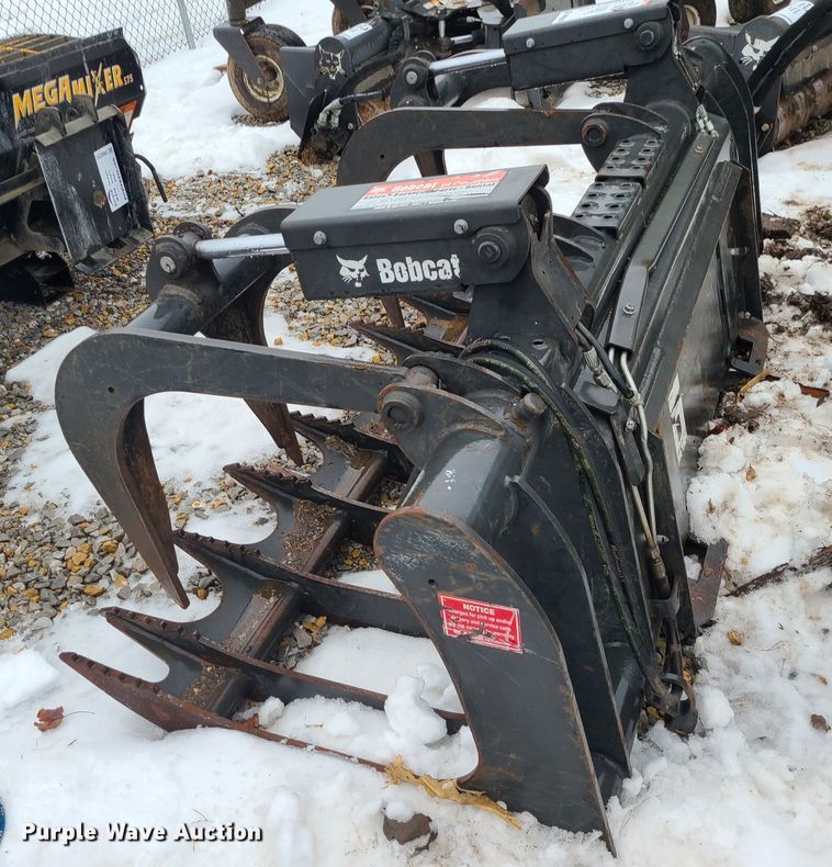 image for item DN8290 2018 Bobcat  skid steer rock grapple bucket