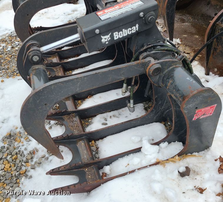 image for item DN8290 2018 Bobcat  skid steer rock grapple bucket