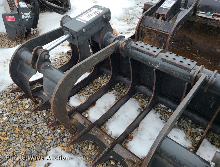 image for item DN8290 2018 Bobcat  skid steer rock grapple bucket
