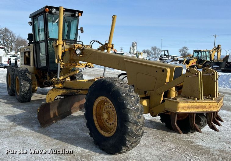 image for item DQ1081 1990 John Deere 770 motor grader