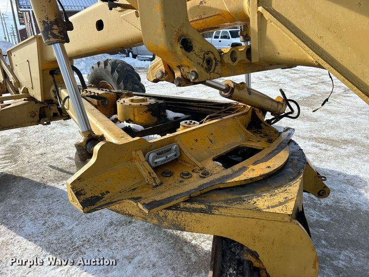 image for item DQ1081 1990 John Deere 770 motor grader