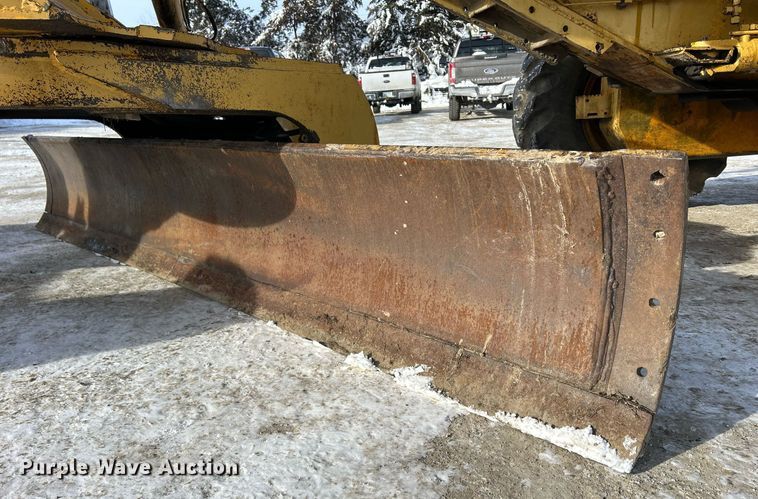 image for item DQ1081 1990 John Deere 770 motor grader