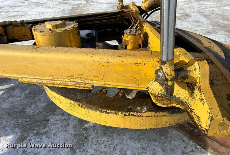 image for item DQ1081 1990 John Deere 770 motor grader