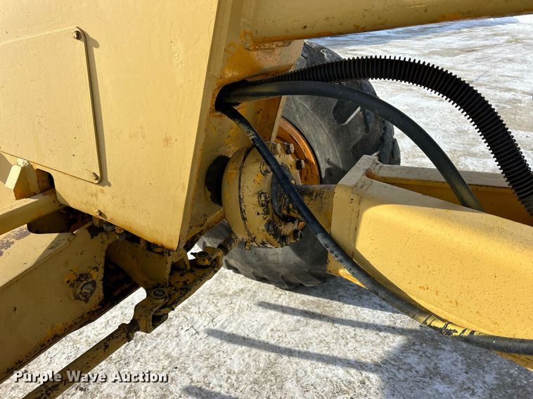 image for item DQ1081 1990 John Deere 770 motor grader