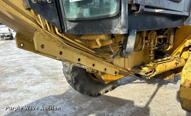 image for item DQ1081 1990 John Deere 770 motor grader