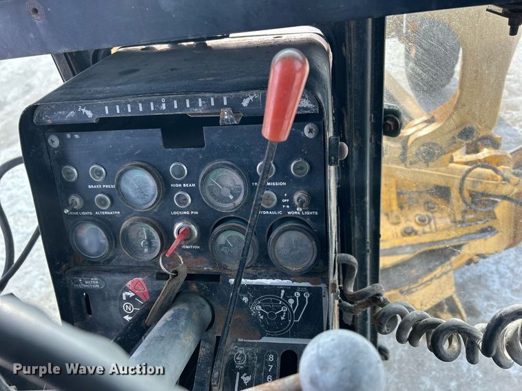 image for item DQ1081 1990 John Deere 770 motor grader