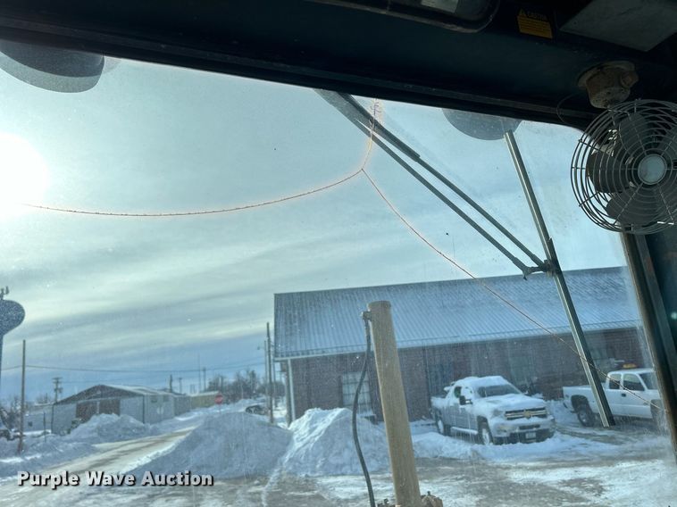 image for item DQ1081 1990 John Deere 770 motor grader