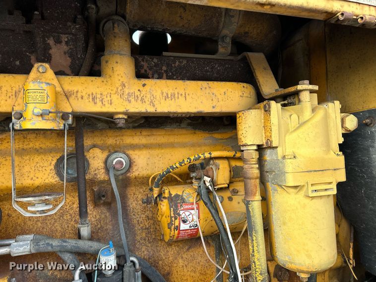 image for item DQ1081 1990 John Deere 770 motor grader