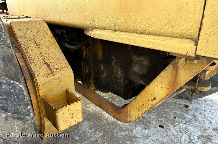 image for item DQ1081 1990 John Deere 770 motor grader