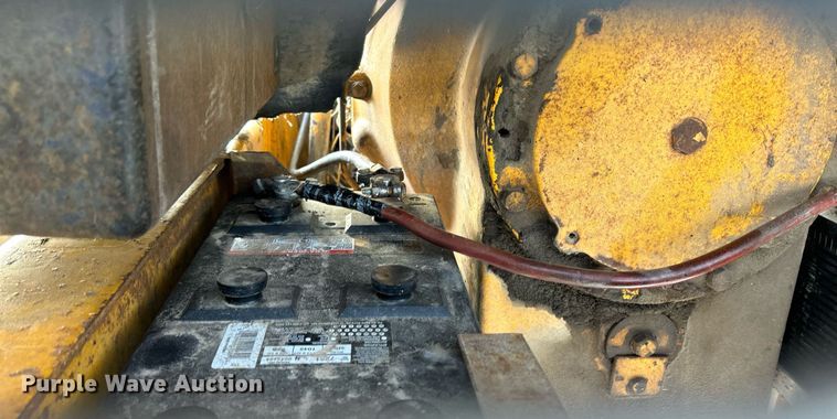 image for item DQ1081 1990 John Deere 770 motor grader