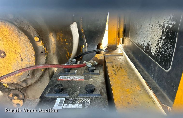 image for item DQ1081 1990 John Deere 770 motor grader