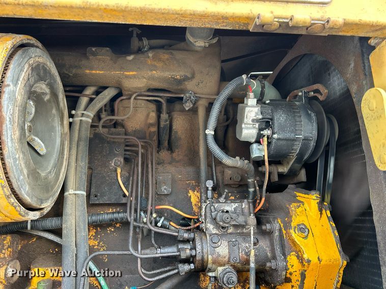image for item DQ1081 1990 John Deere 770 motor grader