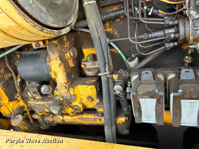 image for item DQ1081 1990 John Deere 770 motor grader