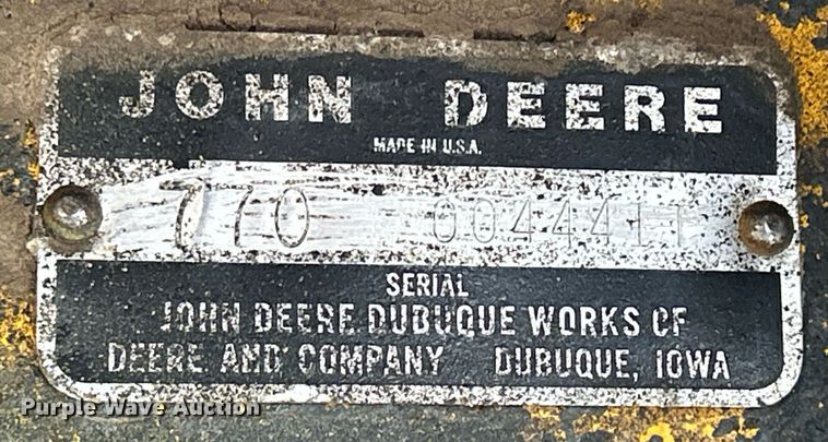 image for item DQ1081 1990 John Deere 770 motor grader