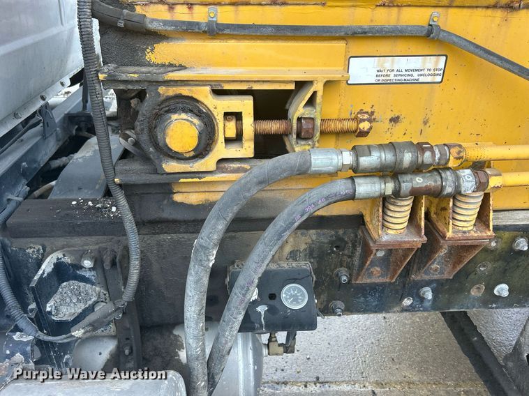 image for item DQ1084 1991 Mack RD690S live-bottom truck