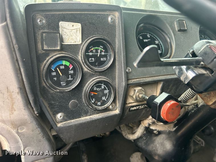 image for item DQ1084 1991 Mack RD690S live-bottom truck