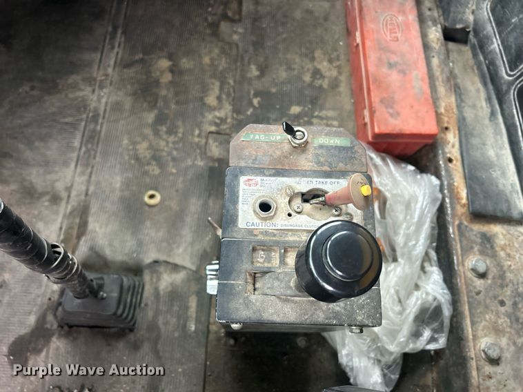 image for item DQ1084 1991 Mack RD690S live-bottom truck