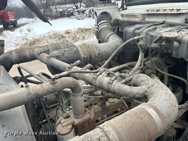 image for item DQ1084 1991 Mack RD690S live-bottom truck