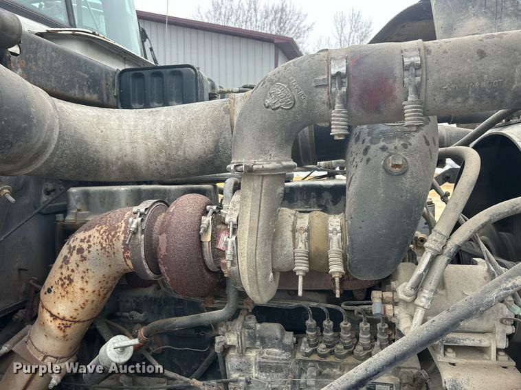 image for item DQ1084 1991 Mack RD690S live-bottom truck