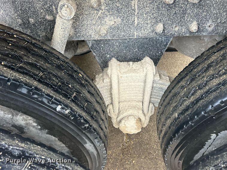 image for item DQ1084 1991 Mack RD690S live-bottom truck