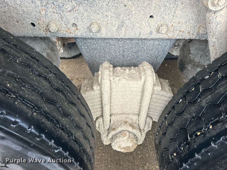 image for item DQ1084 1991 Mack RD690S live-bottom truck