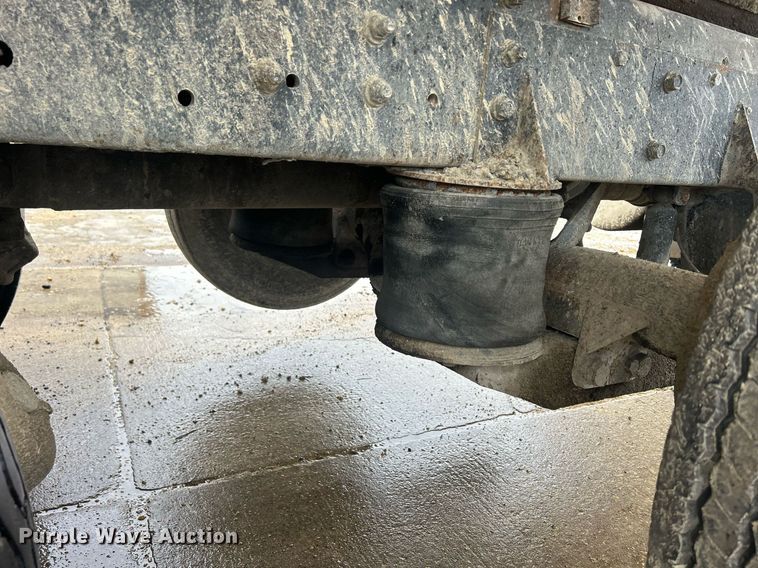 image for item DQ1084 1991 Mack RD690S live-bottom truck