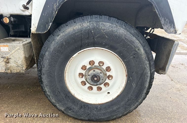 image for item DQ1084 1991 Mack RD690S live-bottom truck