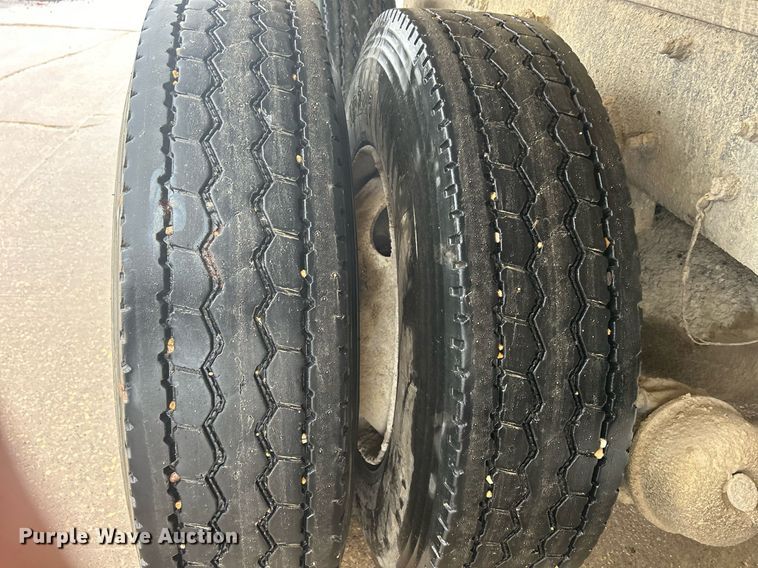 image for item DQ1084 1991 Mack RD690S live-bottom truck