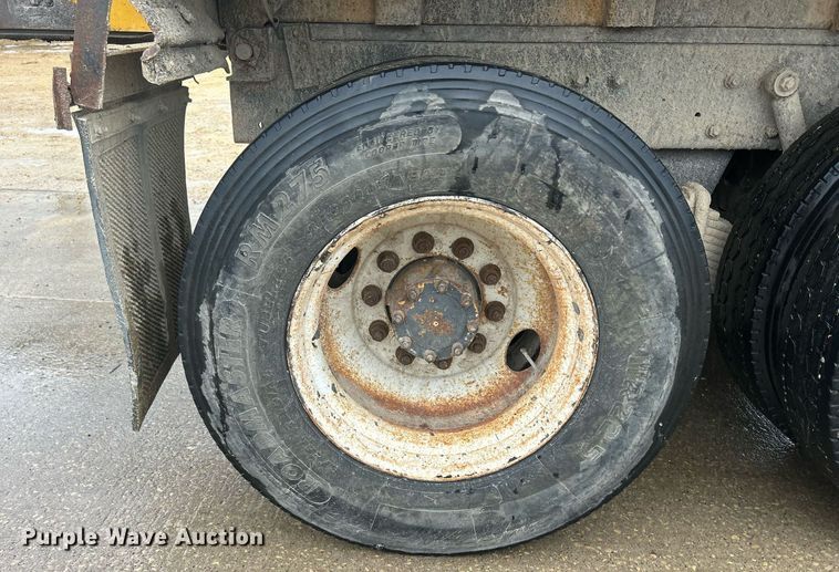 image for item DQ1084 1991 Mack RD690S live-bottom truck