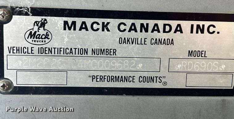 image for item DQ1084 1991 Mack RD690S live-bottom truck