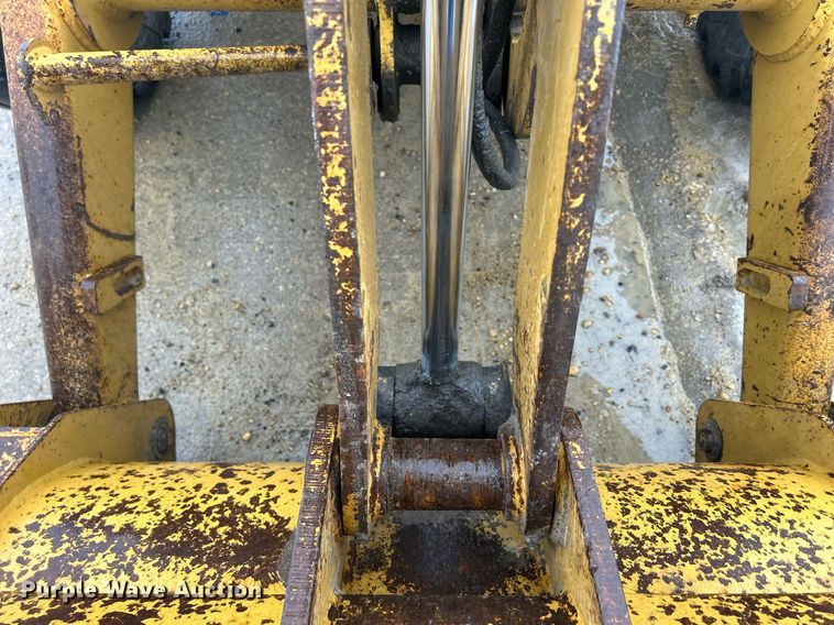 image for item DQ1085 1990 Caterpillar 416 backhoe